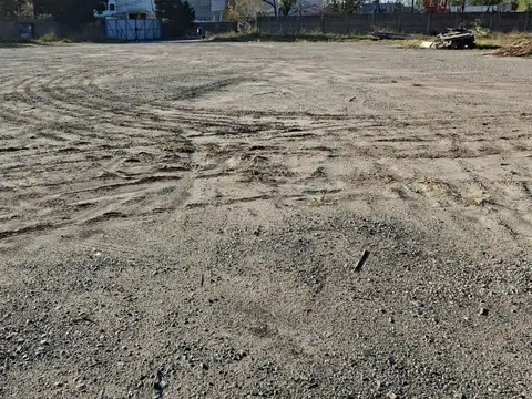Terreno industrial en alquiler en Boulogne