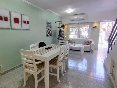 Depto Tipo Casa en Venta con 1 cocheras