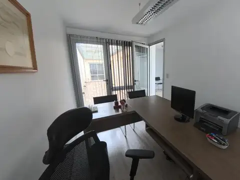 Oficina en Venta en Villa Cabrera, USD 170.000