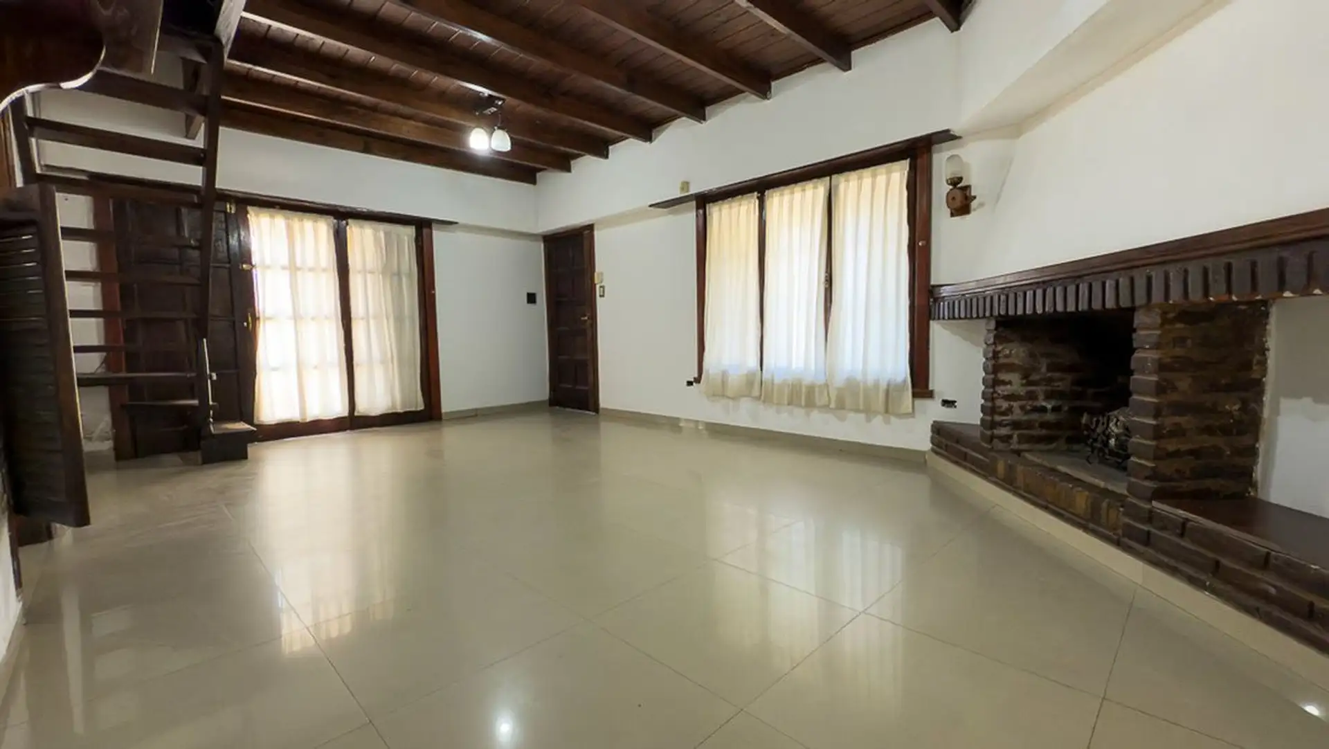 VENTA PH TIPO CASA 5 AMB QUINCHO COCHERA CAISAMAR