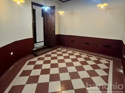 Casa 10 ambientes con 4 baños