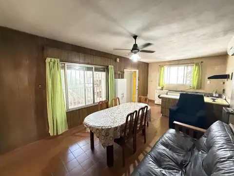 Casa interna única. 2 patios y terraza. Amplios ambientes