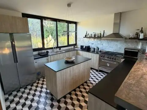 Casa 4amb en alquiler Barrio "La Emilia"