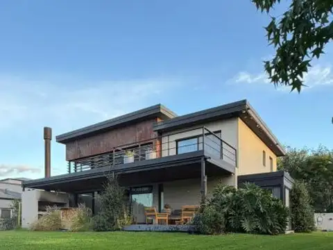 Casa 4amb en alquiler Barrio "La Emilia"