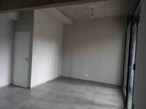 ALQUILER LOCAL AL FRENTE 25 M2