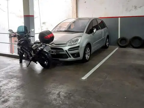 Cocheras cubiertas en venta Barrio Norte
