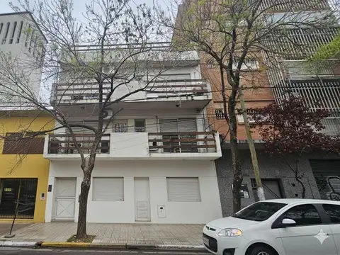DEPARTAMENTO 3 AMBIENTES VENTA CASTELAR CENTRO