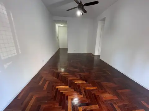 Pichincha 400, Piso 1