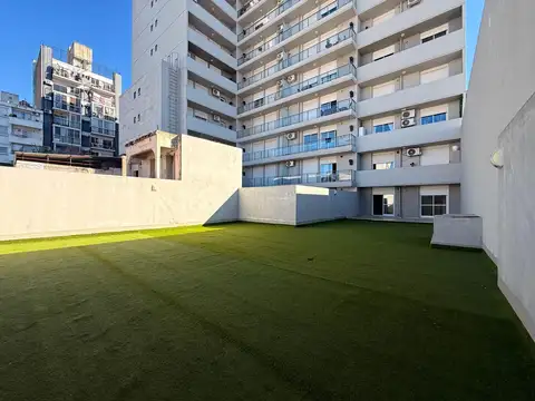 Departamento de 1 dormitorio   Patio Exclusivo en Pichincha
