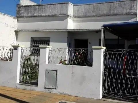 Bolivar 3765, Lomas del Mirador.
