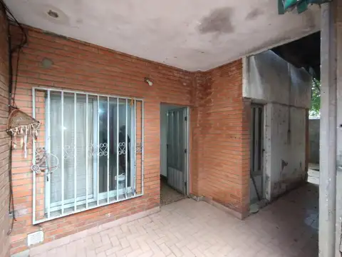Casa interna de 3 dormitorios y patio
