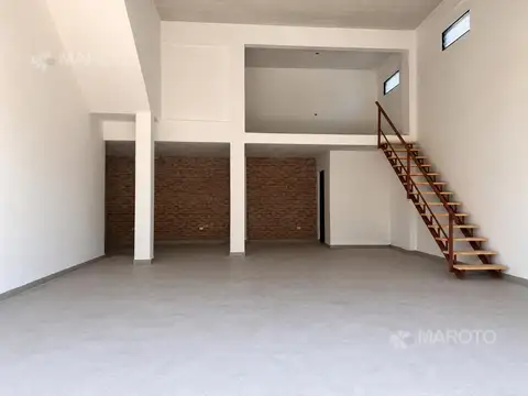 Alquiler local comercial a estrenar con entrepiso en Escobar
