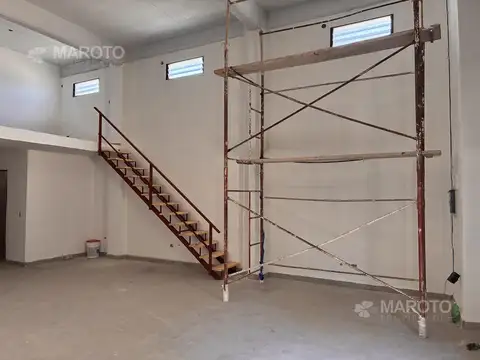 Alquiler local comercial a estrenar con entrepiso en Escobar
