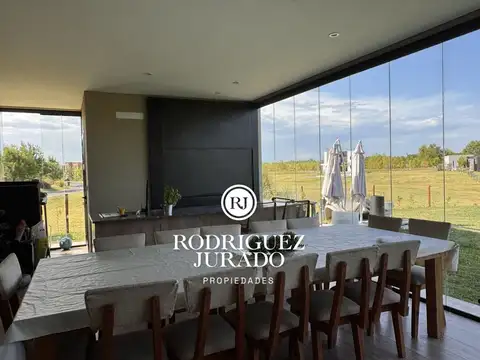 Casa en venta de 4 dormitorios El Naudir