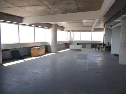 Oficina en Alquiler al Norte