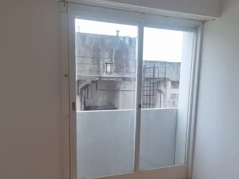 50 m Parque Rivadavia 2 Amb con Balcones, todo al Exterior, Piso Alto, Todo Sol