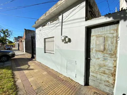 Casa 4 ambientes con 1 baño