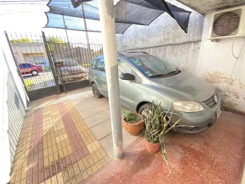 CASA 4 AMBIENTES VENTA LOMAS DE ZAMORA CON LOCAL