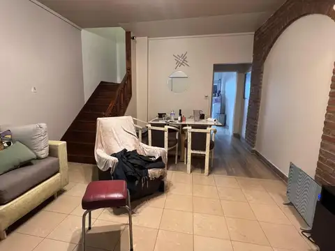 Casa 4 ambientes con 2 baños