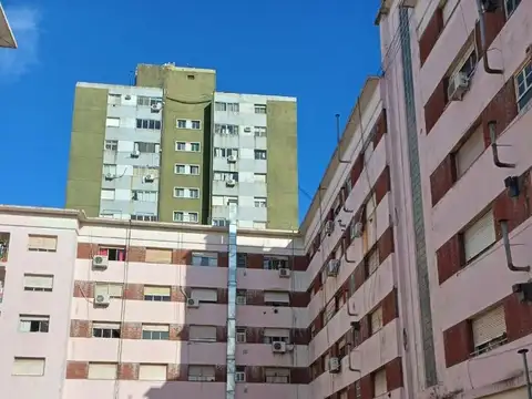 DEPARTAMENTO DE 3 AMBIENTES AL CONTRAFRENTE .