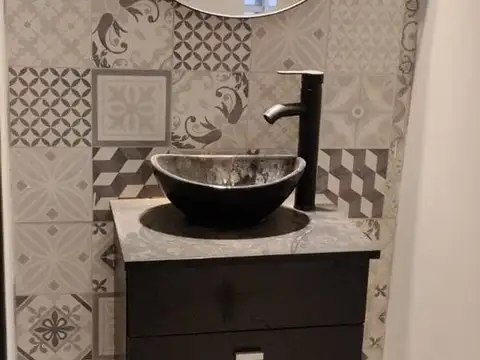 Casa 2 ambientes con 2 baños
