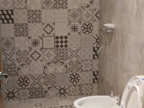 Casa en Alquiler con 1 cochera