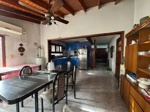VENTA CASA 4 AMBIENTES C/PILETA - SAN MIGUEL