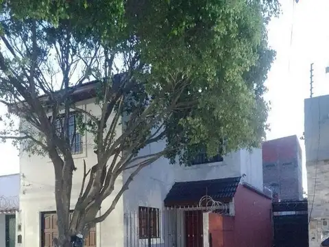CASA EN VENTA  2 PH AL FONDO  7 COCHERAS EN REMEDIOS DE ESCALADA