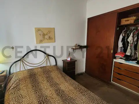 34 entre 10 y 11 700, Piso 0