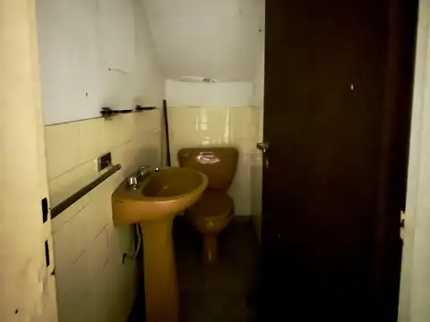 Casa 6 ambientes con 1 baño