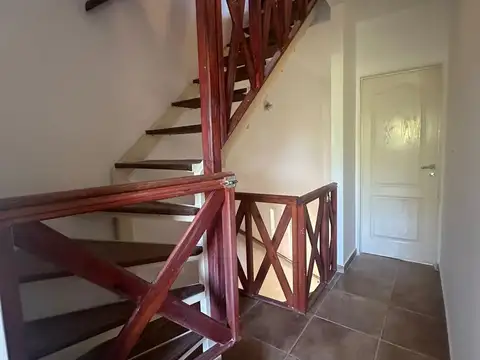 Muy lindo duplex en complejo privado.