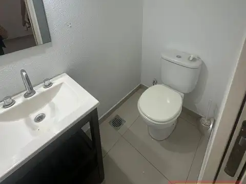 Muy lindo duplex en complejo privado.