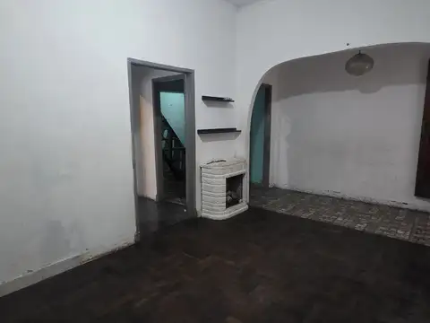 Depto Tipo Casa en Alquiler de 4 ambientes