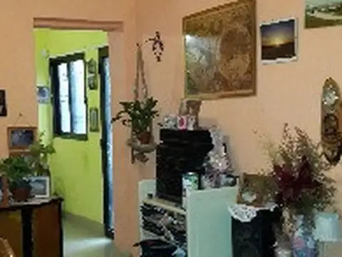Zarate 666 5000, Piso PB
