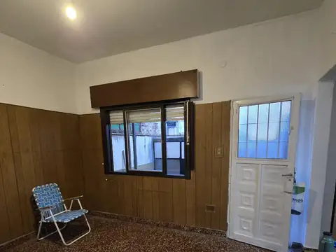 Depto Tipo Casa en Alquiler en Villa Luzuriaga, $ 430.000