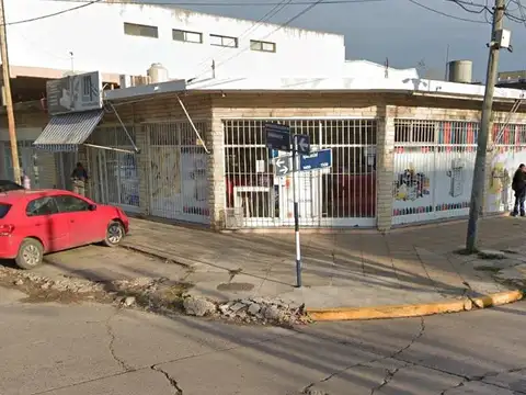 Excelentes Locales en venta en esquina 