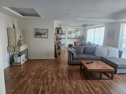 Venta de Exelente Penthosue de 5 amb con gran Balcon y amenities en Villa Urquiza