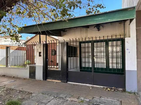 CASA EN VENTA LA PLATA A RECICLAR