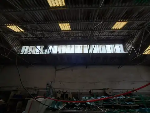 Galpon en Venta en Lomas del Mirador, USD 200.000