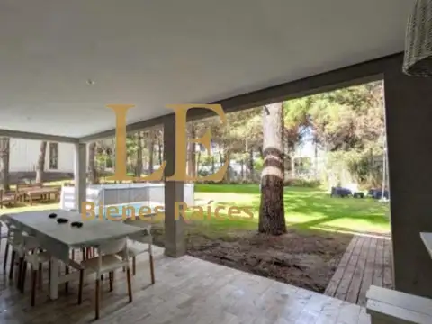 Casa en Venta en Barrio Bosque, USD 270.000