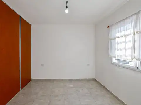 Departamento en Venta en Los Hornos, USD 47.000