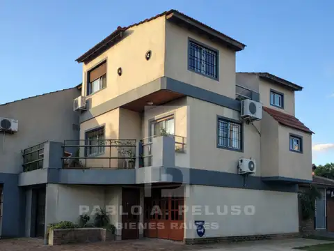 VENTA CASA 4 AMBIENTES EN ZONA OESTE. BUENOS AIRES.