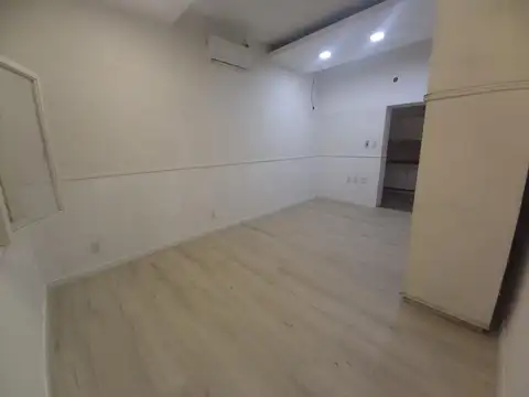 Depto Tipo Casa en Alquiler en Villa Ballester, $ 450.000