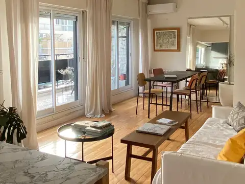 Departamento 2 dormitorios reciclado a nuevo con balcón terraza y parrilla