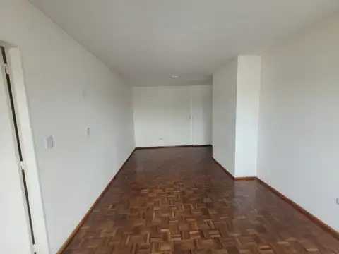 Avenida Juan Pujol 2000, Piso 4