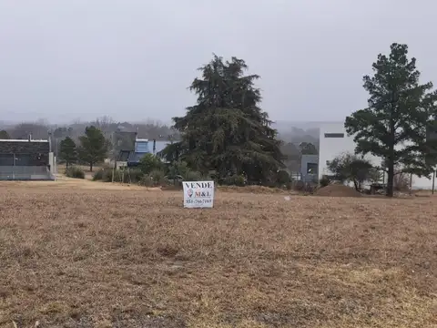 SE VENDE LOTE ORIENTACION NE "CARLOS PAZ GOLF COUNTRY CLUB"