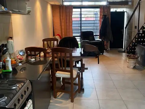 Depto Tipo Casa en Venta de 4 ambientes