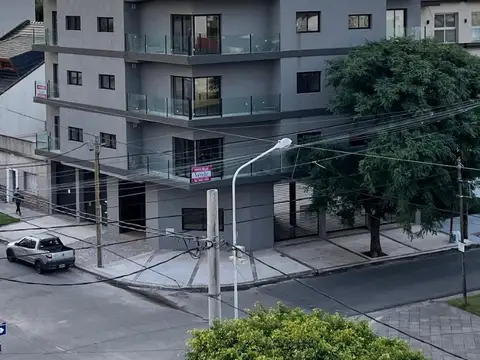 A. Estrenar. V- Cardozo esquina D. Rocha