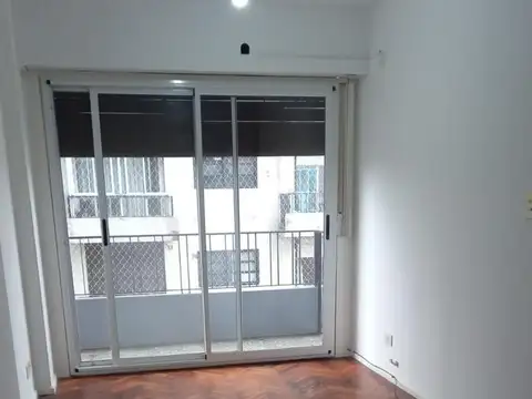 Departamento c/balcon 2 amb. metrobus en puerta