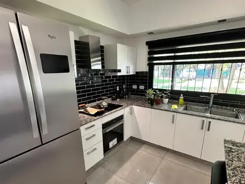 Casa en venta 3 ambientes en Parque Leloir